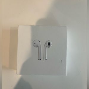 AIRPODS